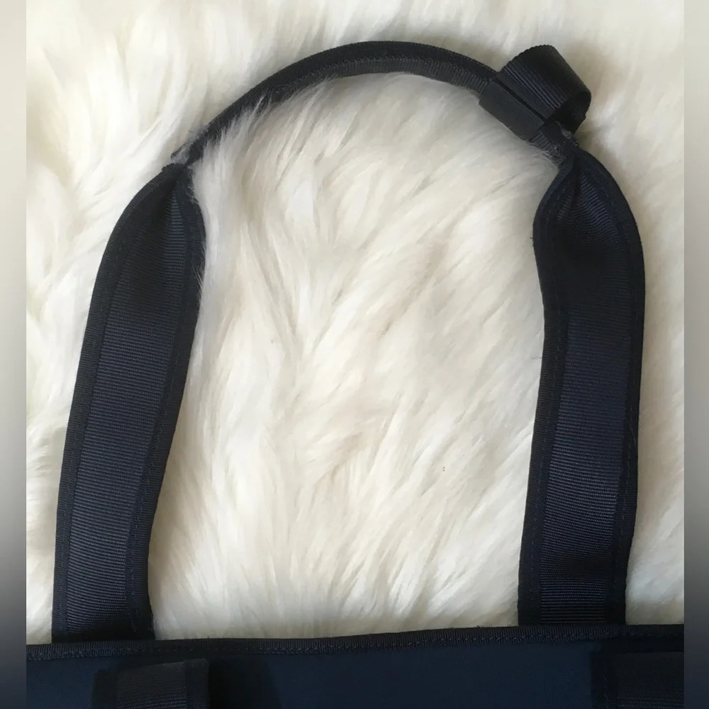 Juicy Couture Navy Blue Tote - Picture 9 of 11